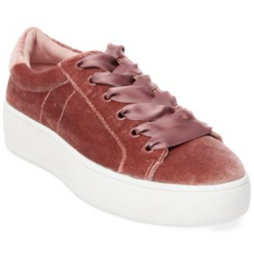 Women’s STEVE MADDEN Bertie velvet lace up sneakers- Size 7.5